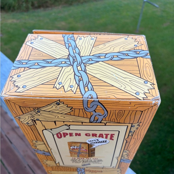 Vintage 1999 Tasmanian Devil Taz in Original Crate - Picture 7 of 10